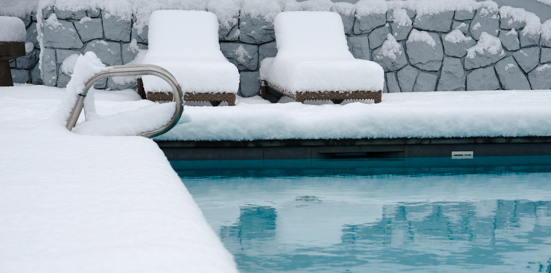 Comment traiter l'eau de votre piscine en hiver