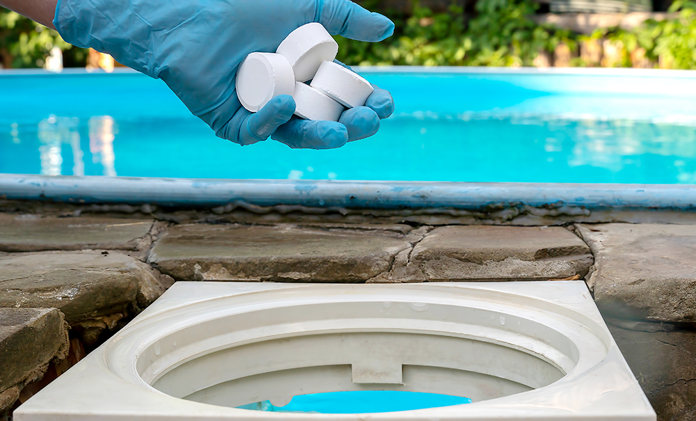 putting chlorine rollers in the skimmer