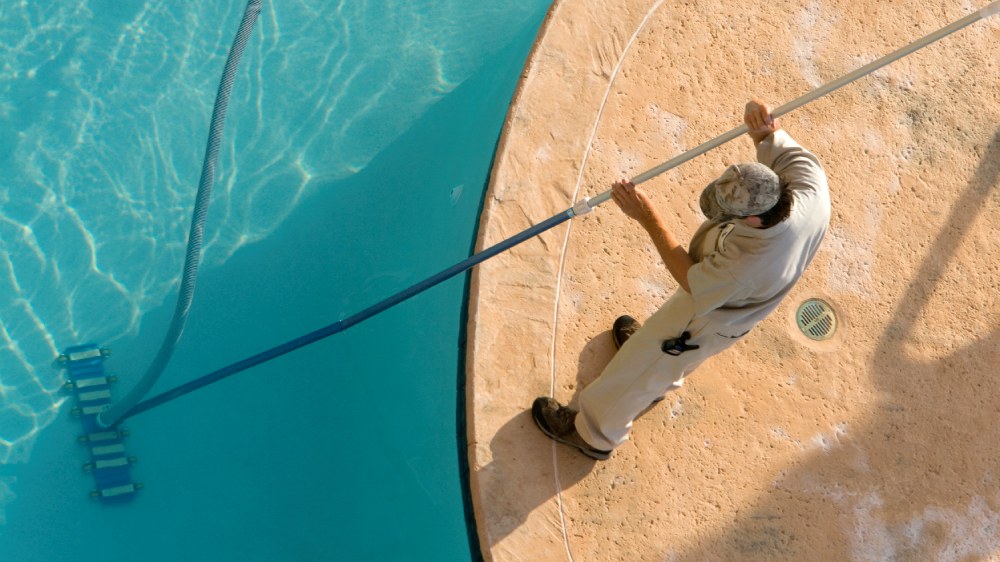 Manuale di pulizia della piscina